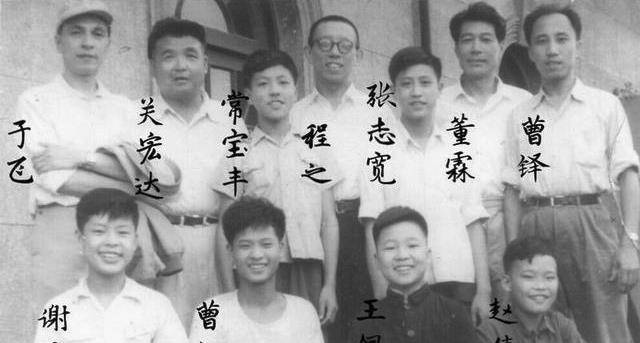 醉民国：舞女狂追邵氏男星，遭拒后自缢青岛，口袋里还有美元法币